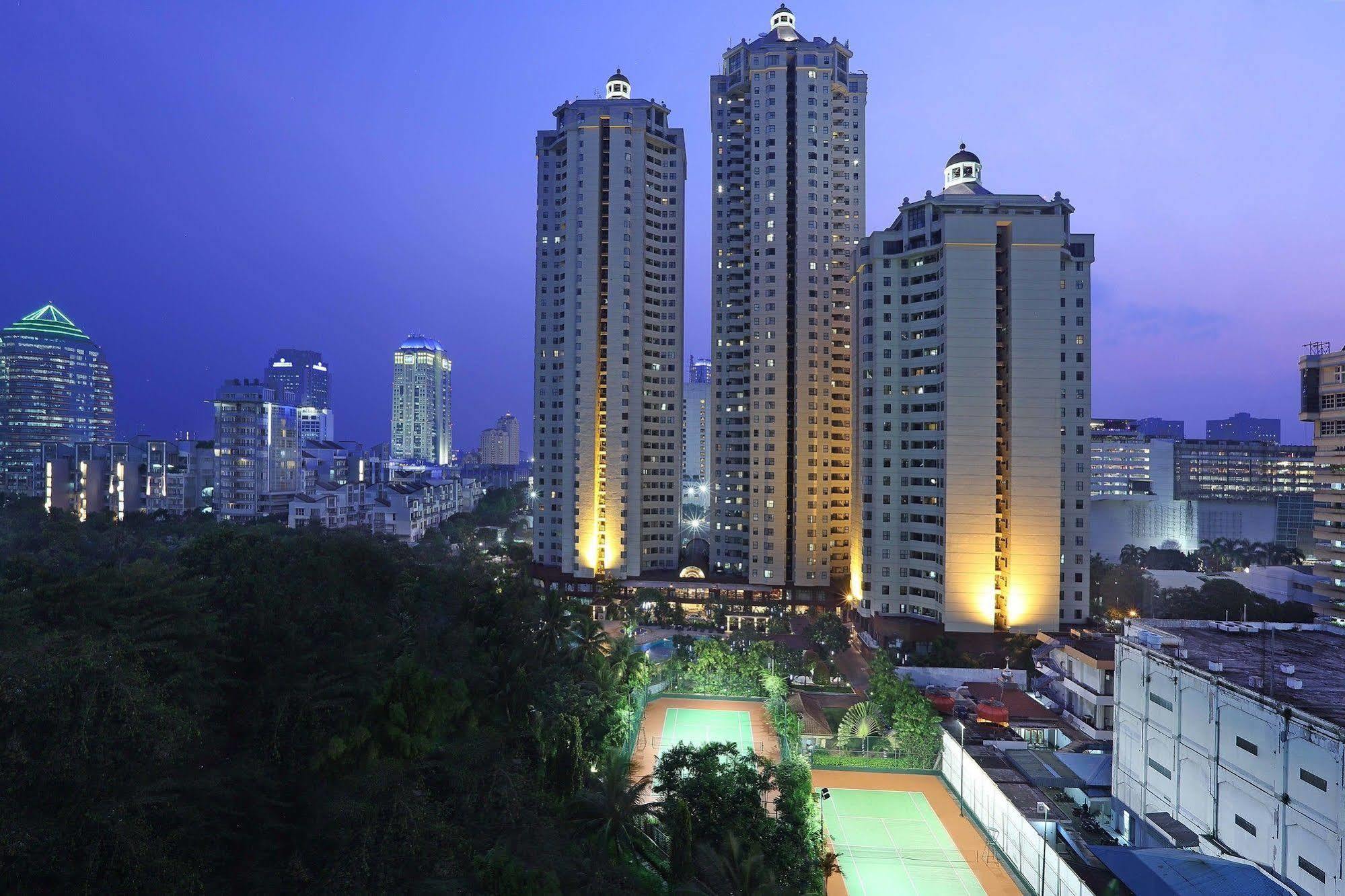 Aryaduta Suite Semanggi Jakarta Exterior photo